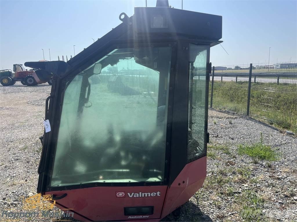Valmet 911.1 Kabine in notranjost