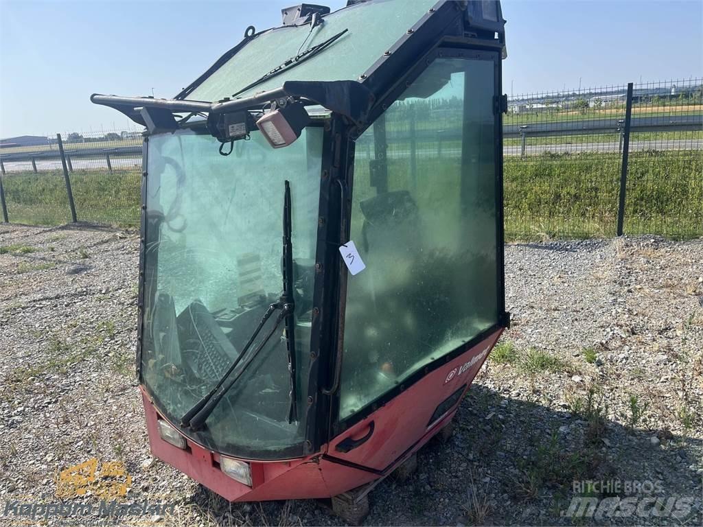 Valmet 911.1 Kabine in notranjost