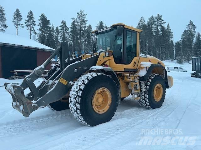 Volvo L120G Kolesni nakladalci