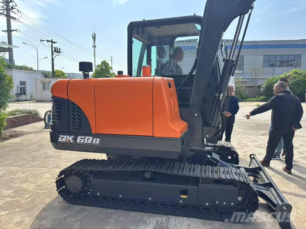 Doosan DX60 Bagri goseničarji