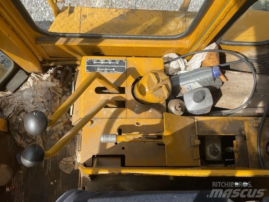 CAT 950 C Kolesni nakladalci