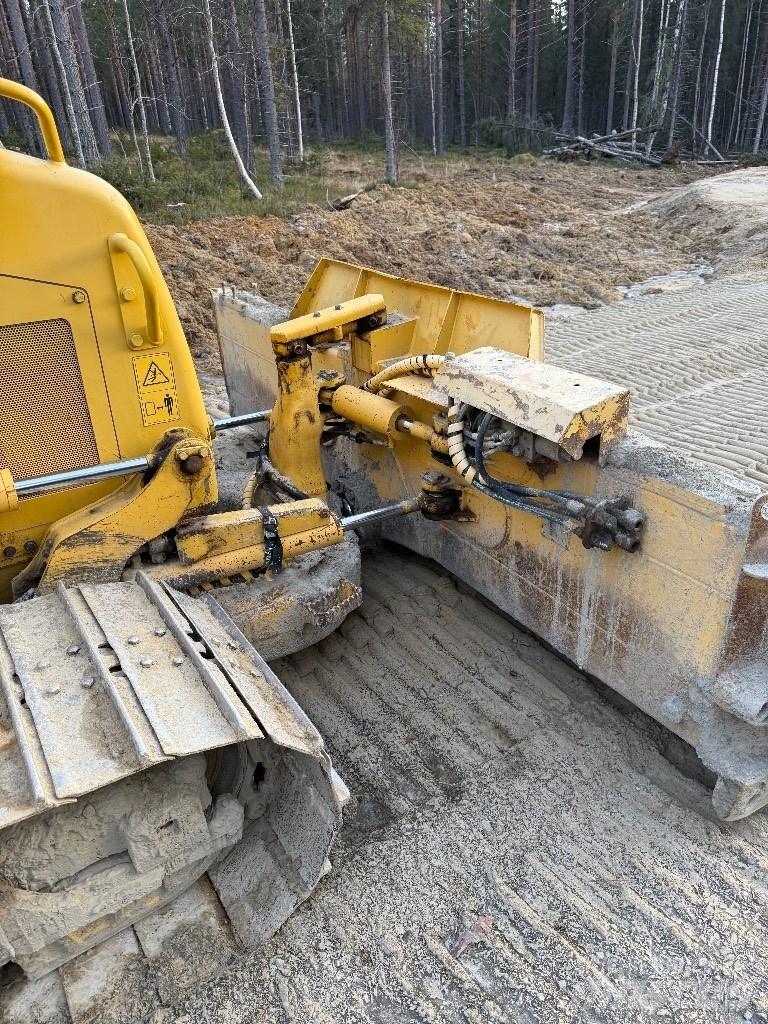 Komatsu D 37 PX-23 Buldožerji goseničarji