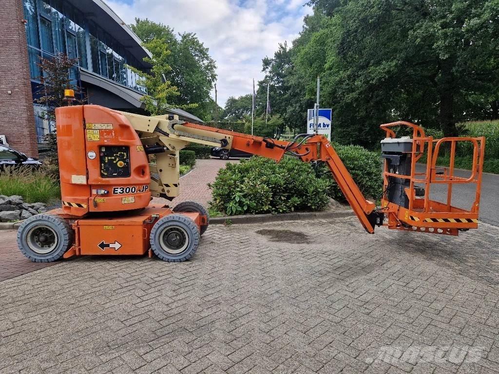 JLG E300AJP Zglobne dvižne ploščadi