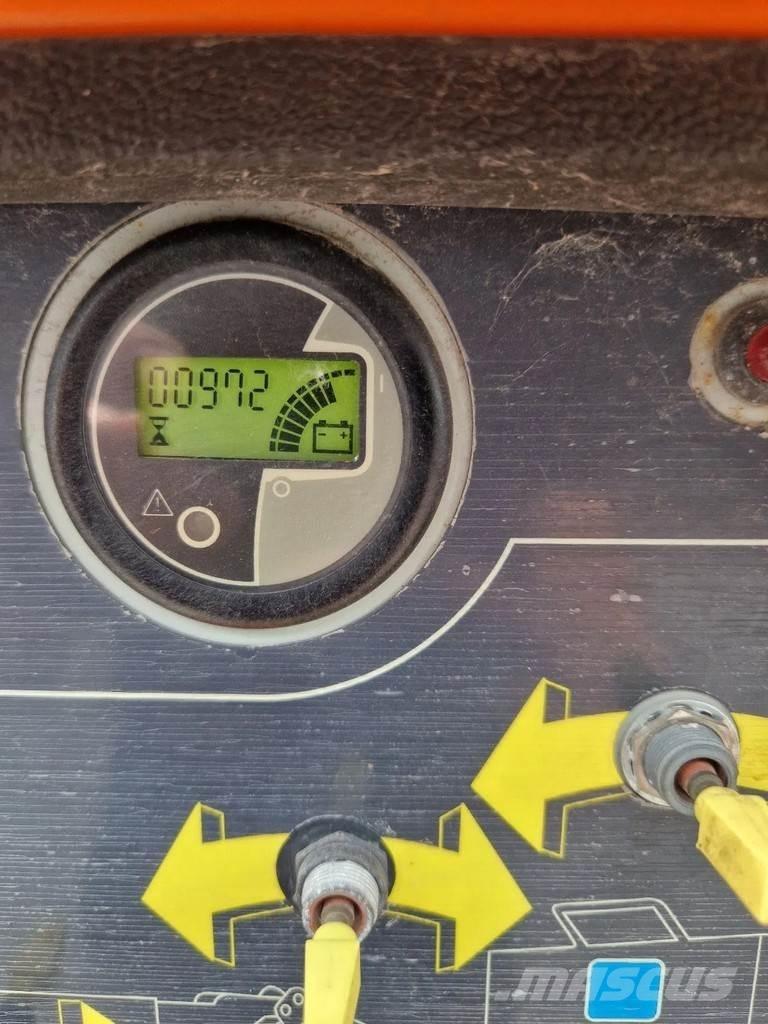 JLG E300AJP Zglobne dvižne ploščadi