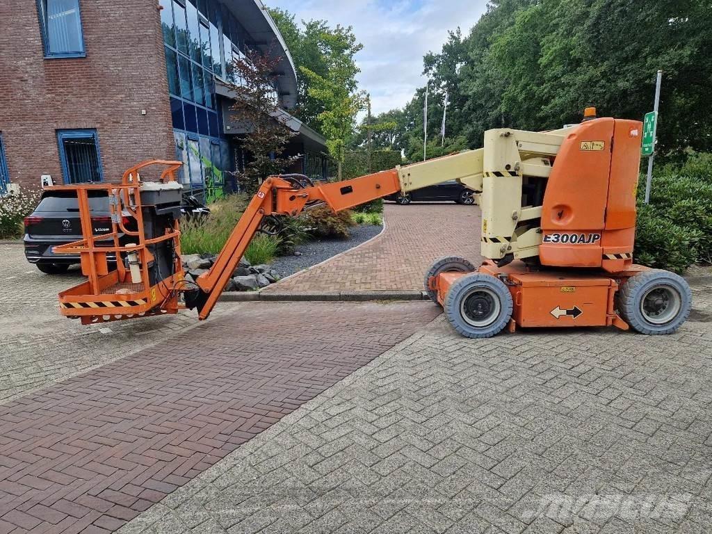 JLG E300AJP Zglobne dvižne ploščadi