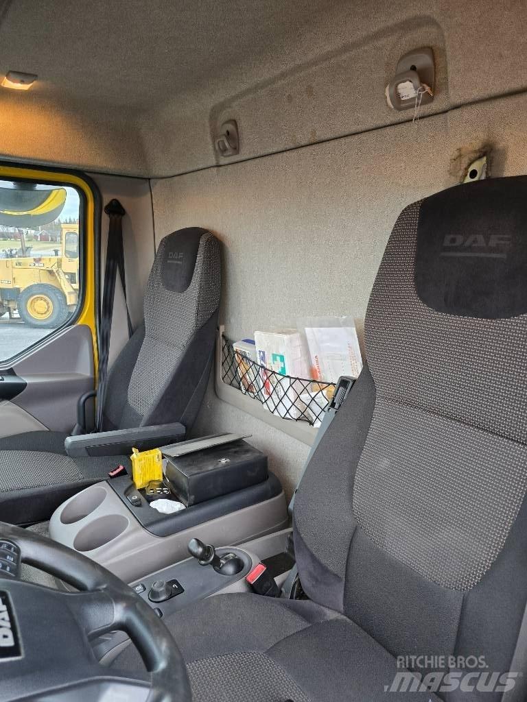 DAF LF 12.220 Tovornjaki zabojniki