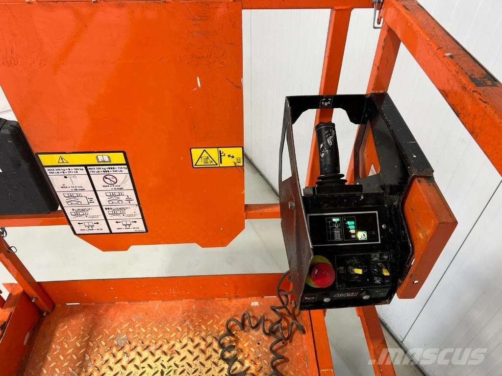 JLG 4045R Škarjaste dvižne ploščadi