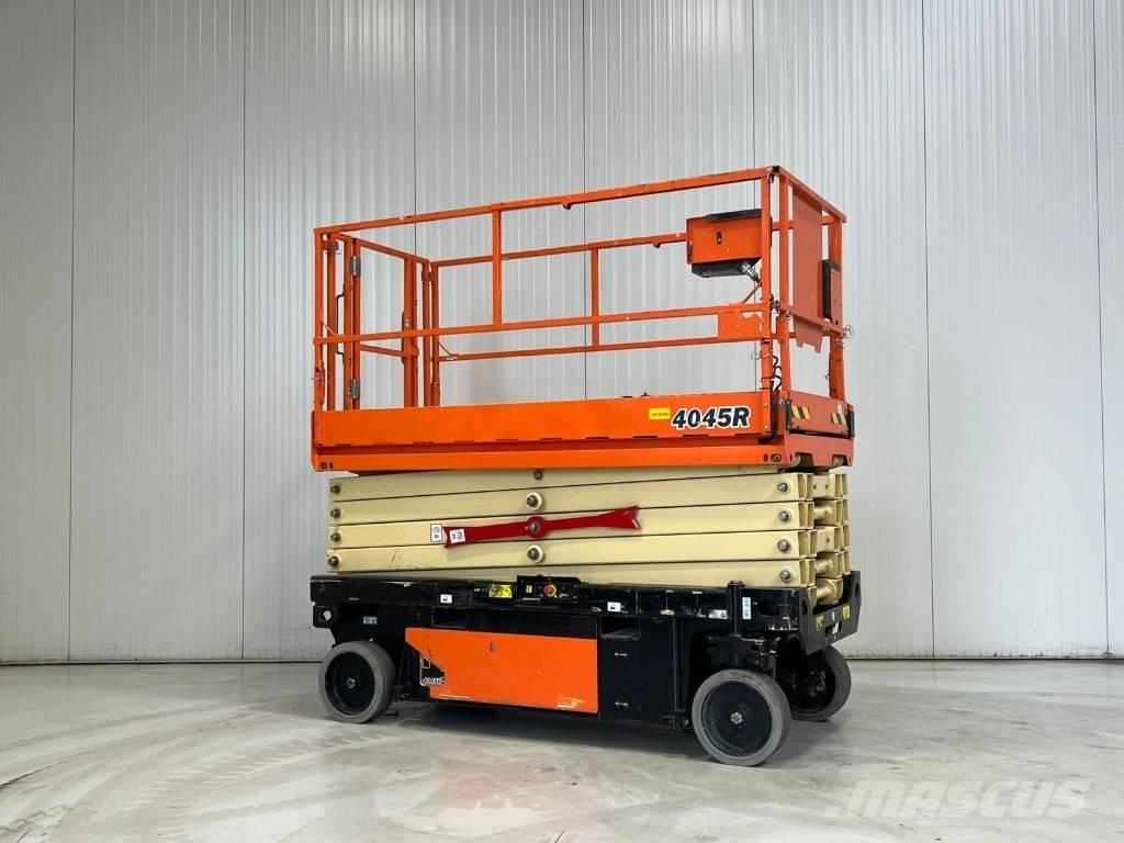 JLG 4045R Škarjaste dvižne ploščadi