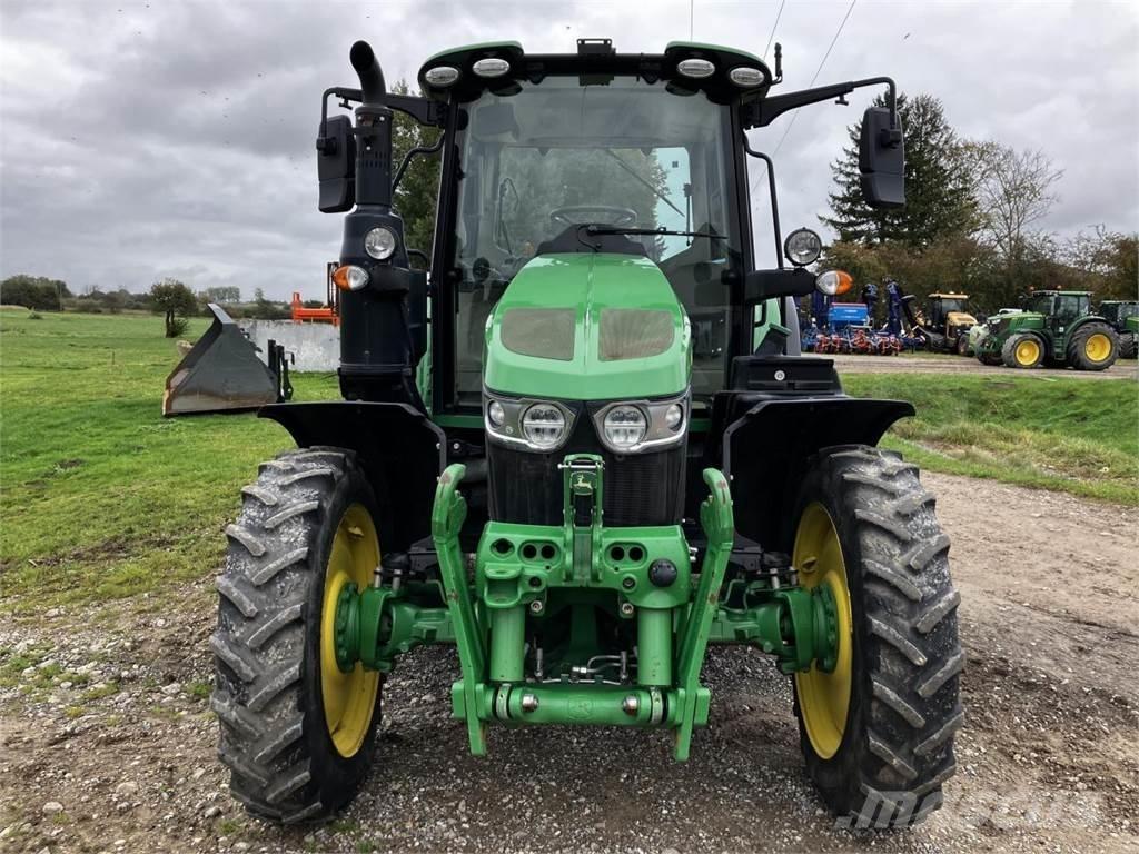 John Deere 6120M Traktorji