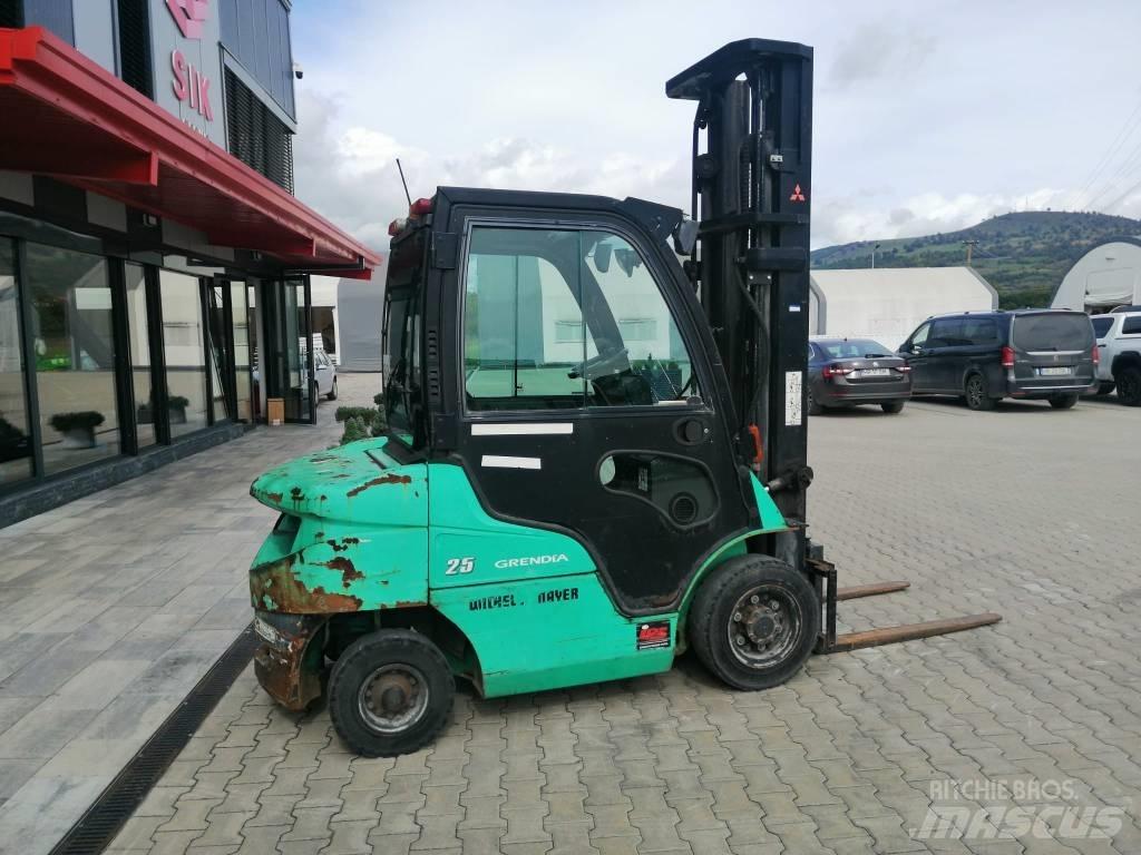 Mitsubishi FD25N Dizelski viličarji