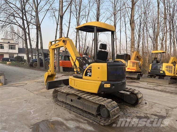 Komatsu PC40 Bagri goseničarji