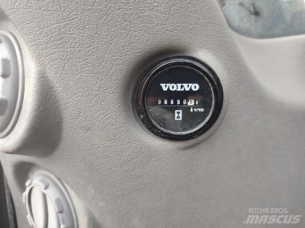 Volvo EC300DL Bagri goseničarji