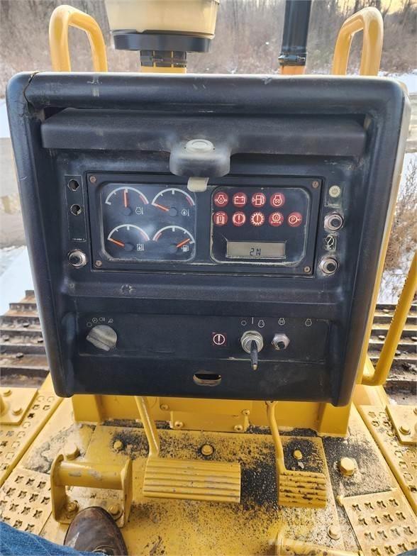 CAT D6M XL Buldožerji goseničarji