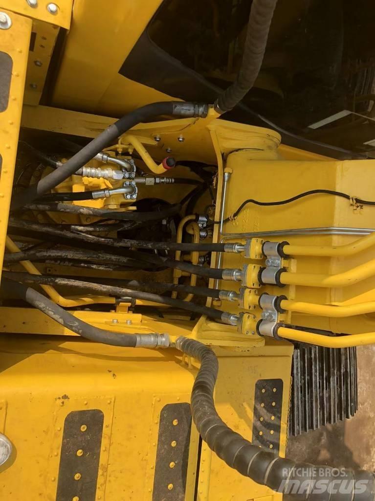 Komatsu PC200-8 Bagri goseničarji