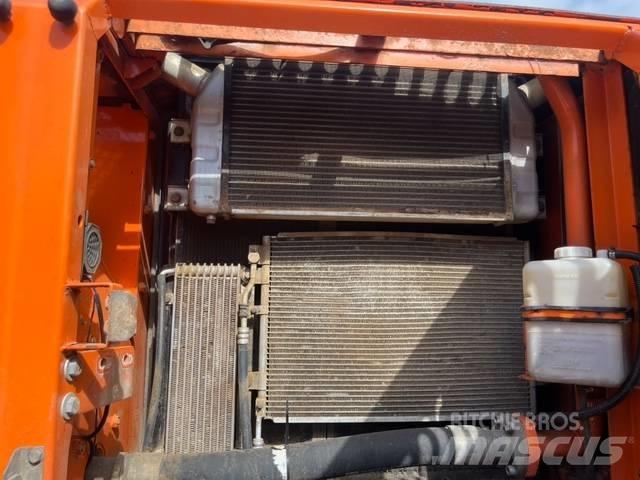 Doosan DX 225 LC Bagri goseničarji