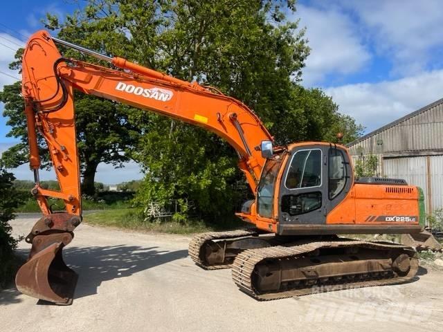 Doosan DX 225 LC Bagri goseničarji