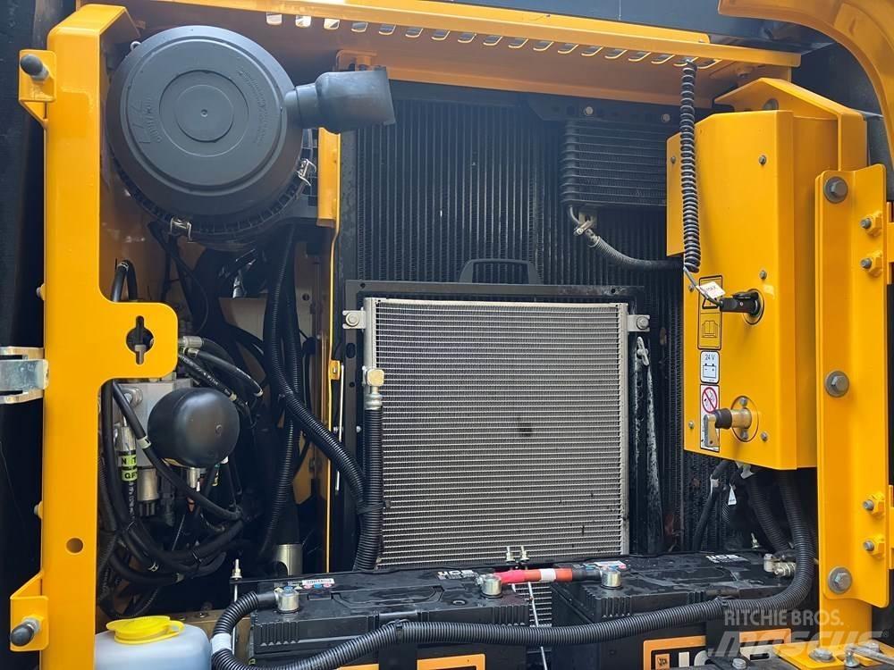 JCB JS145W Bagri na kolesih