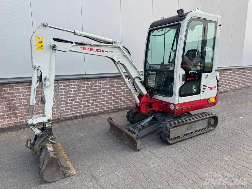 Takeuchi TB016 Mini bagri <7t