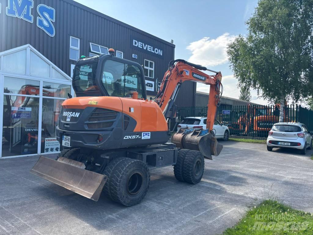 Doosan DX 57 W-5 Bagri na kolesih