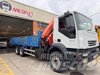 Iveco Trakker 310 Tovornjaki z žerjavom