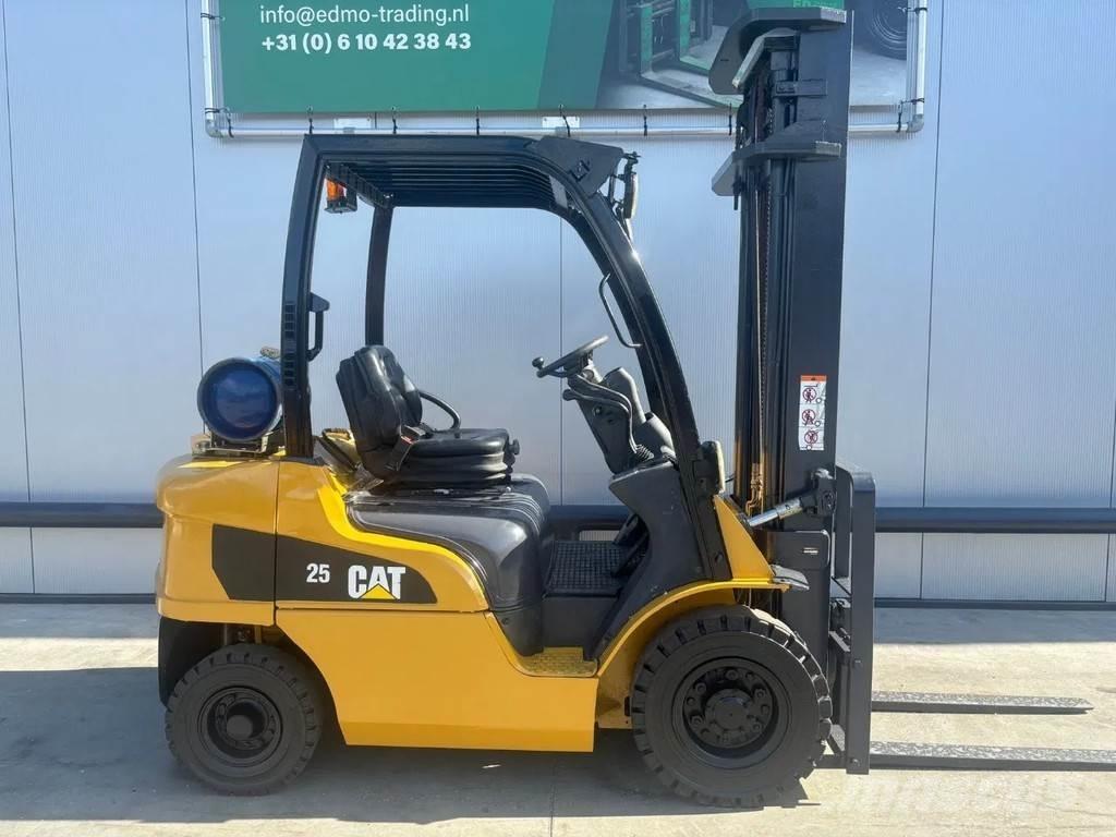 CAT GP25N Heftruck Plinski viličarji
