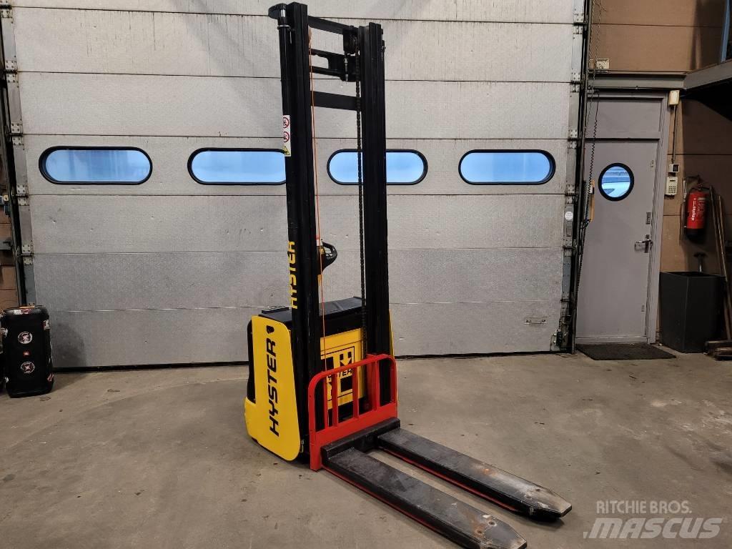 Hyster S 1.6 Ročni električni viličar