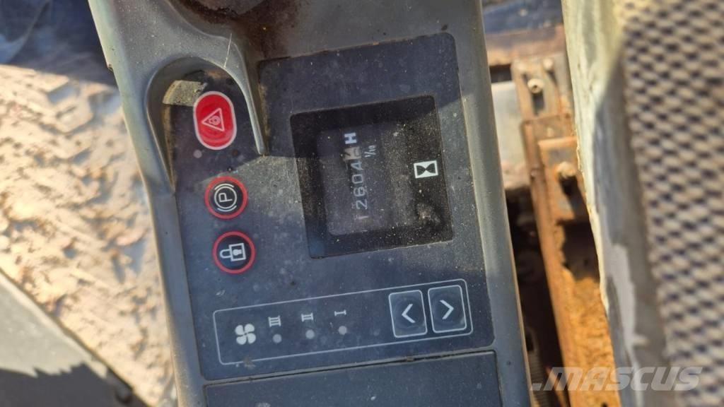 JCB JS 130 Bagri goseničarji