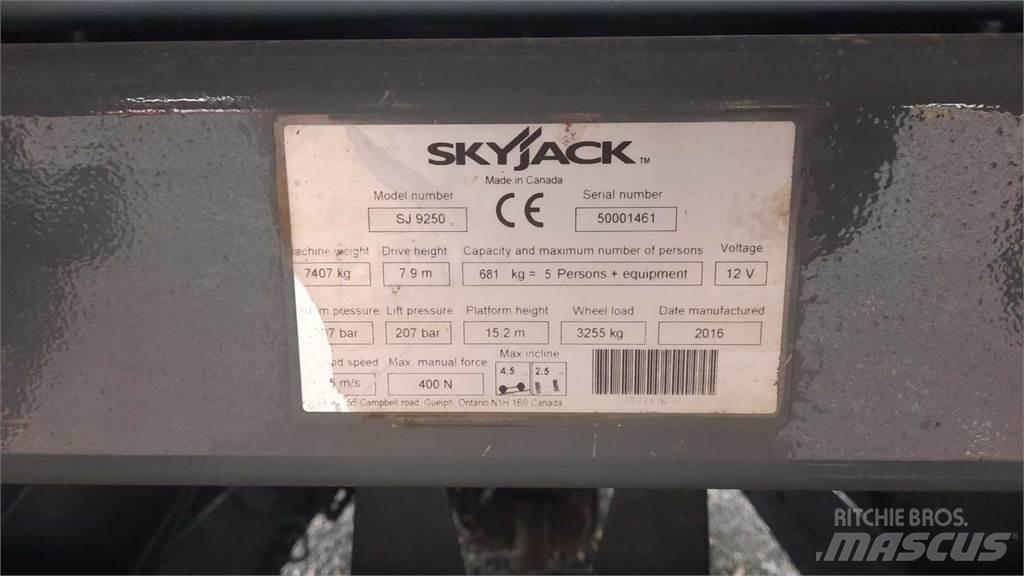 SkyJack 9250RT Škarjaste dvižne ploščadi