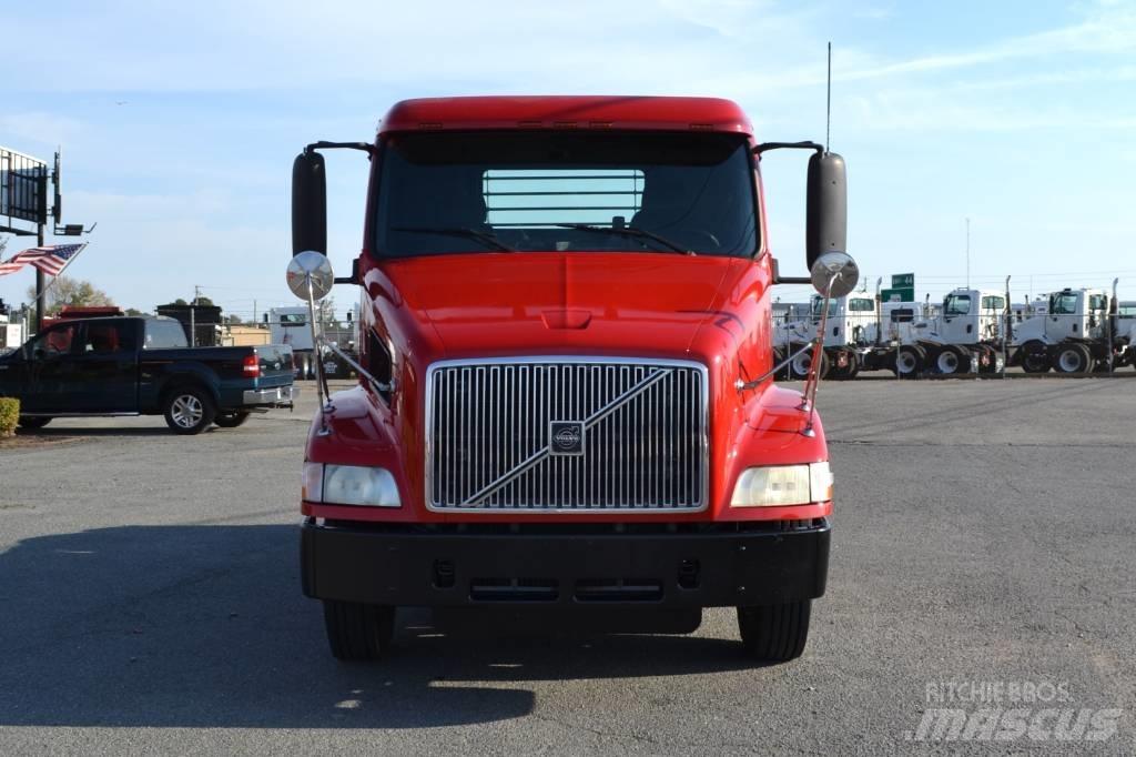 Volvo VNM 42 T200 Vlačilci