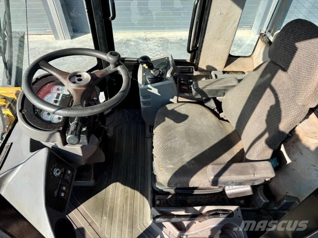 CAT 924 G Kolesni nakladalci