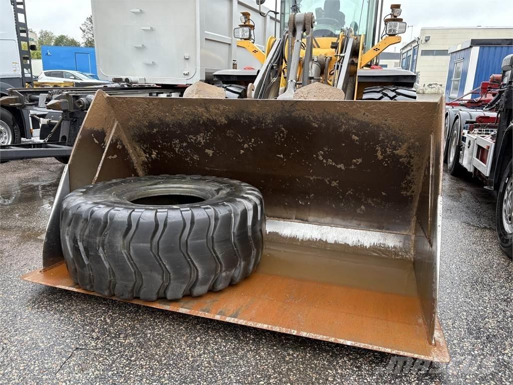 Volvo L110H Kolesni nakladalci