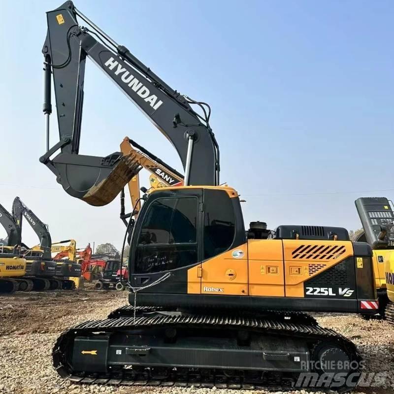 Hyundai R225 Bagri goseničarji