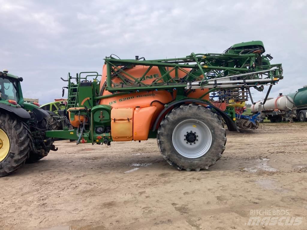 Amazone UX 5200 Vlečne škropilnice