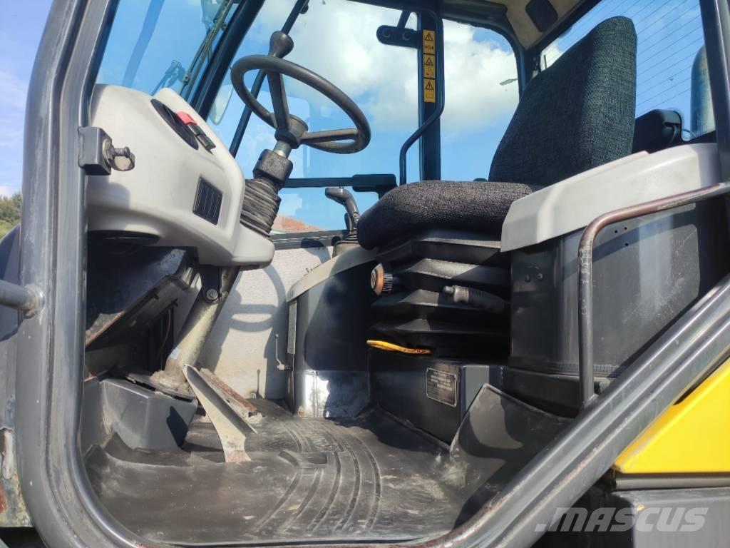 Komatsu WA 80-5 Kolesni nakladalci