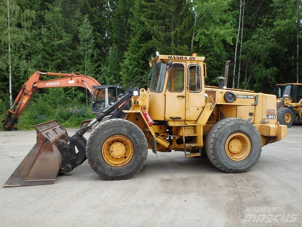 Volvo BM L 90 Kolesni nakladalci