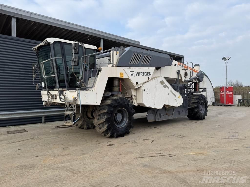 Wirtgen WR 240I Stroji za recikliranje asfalta
