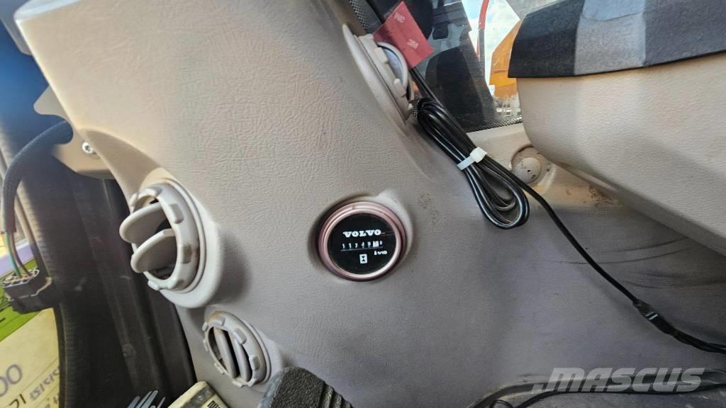 Volvo EW 205 D Bagri na kolesih