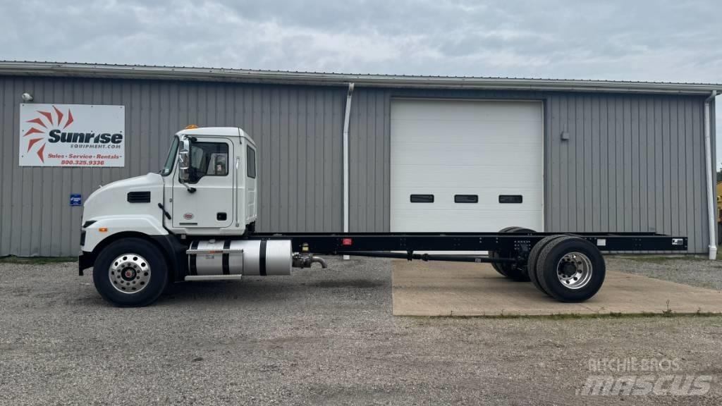  2025 Mack MD 6 Tovornjaki-šasije