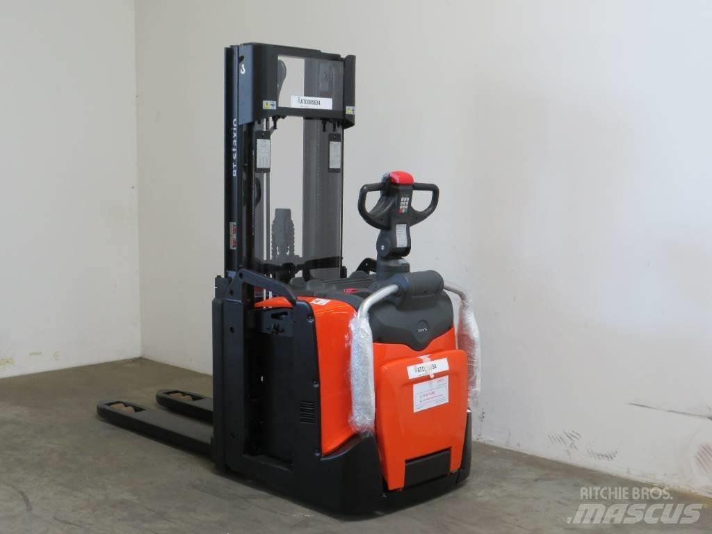 BT SPE 120 L GB Ročni električni viličar