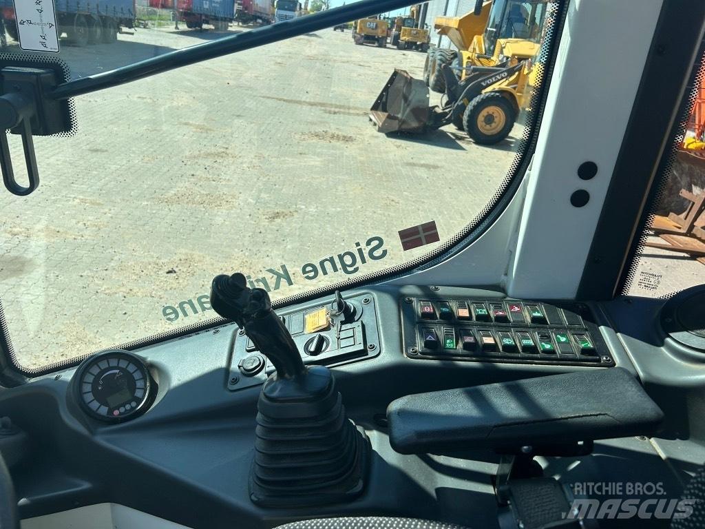 Liebherr L 506 Kolesni nakladalci