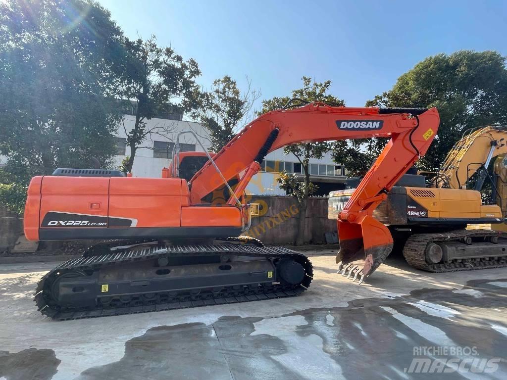 Doosan DX 225 LC Bagri goseničarji