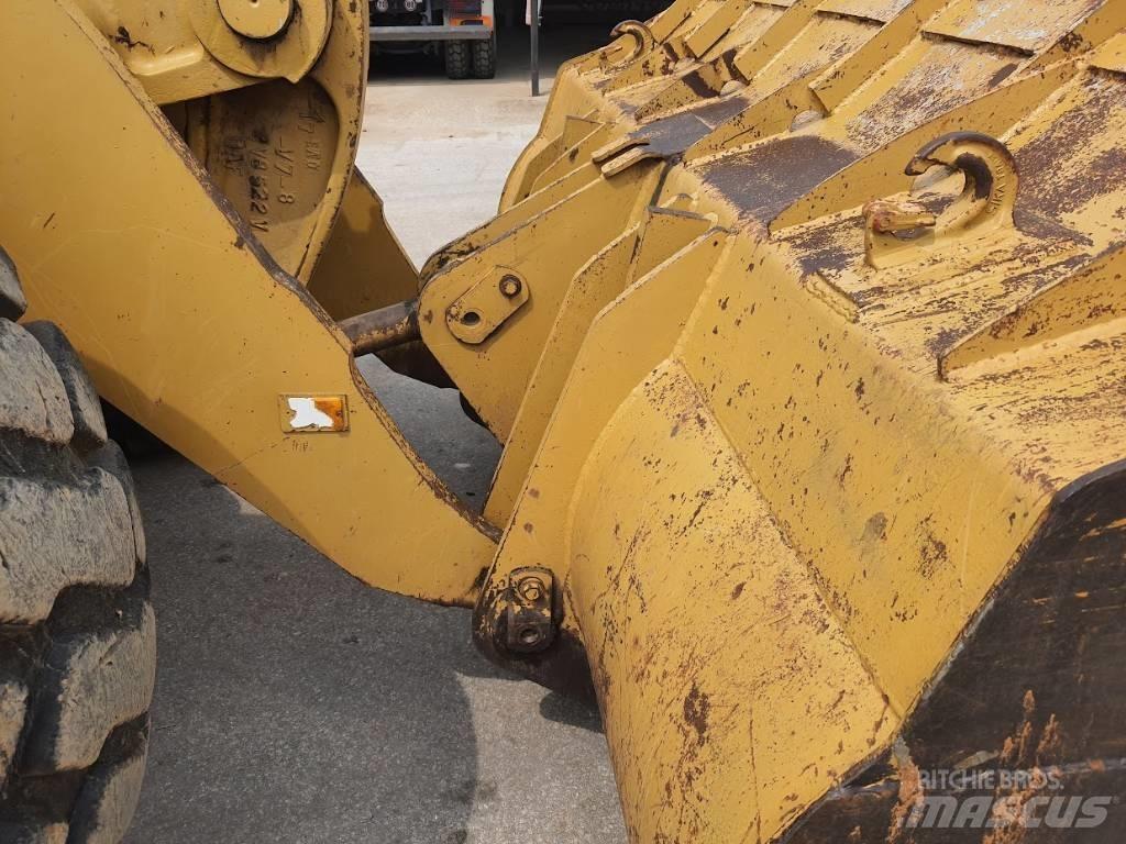 CAT 966 E Kolesni nakladalci