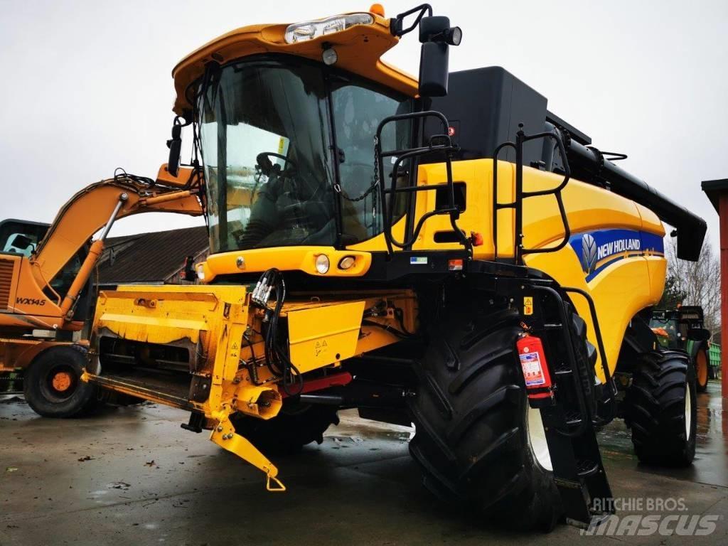 New Holland CX8070 Kombajni