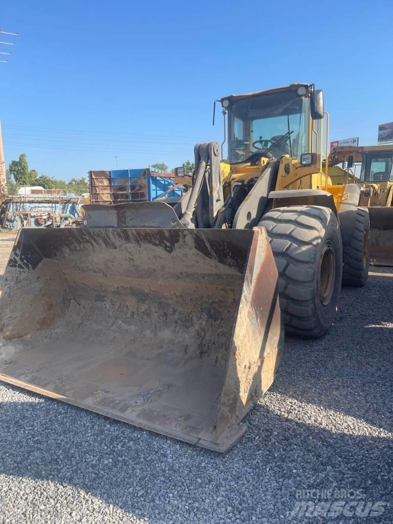 Volvo L 120 E Kolesni nakladalci