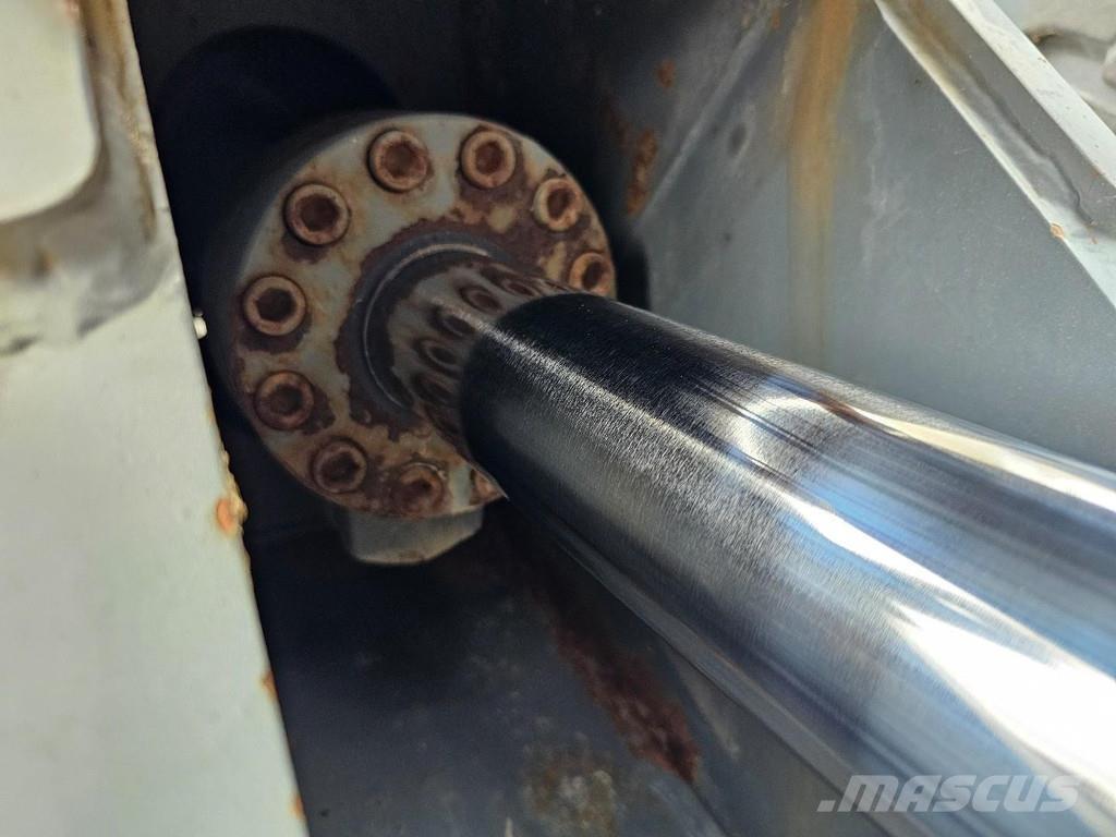 Terex TM350 Bagri za prekladanje primarnih/sekundarnih surovin