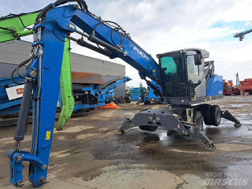 Fuchs MHL320F Bagri za prekladanje primarnih/sekundarnih surovin