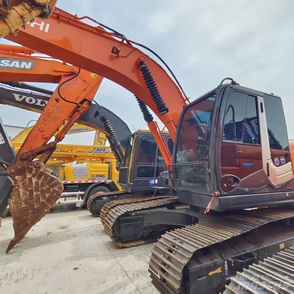 Hitachi ZX 210 Bagri goseničarji