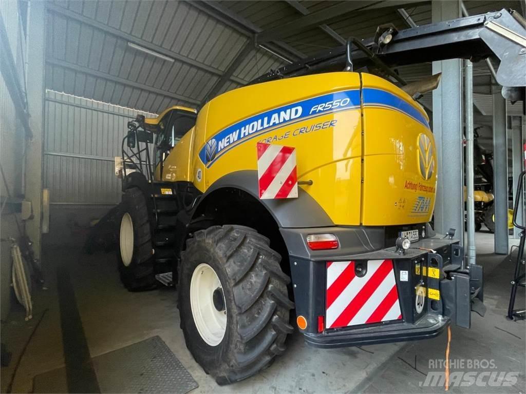 New Holland FR550 Stroji za krmo na lastni pogon
