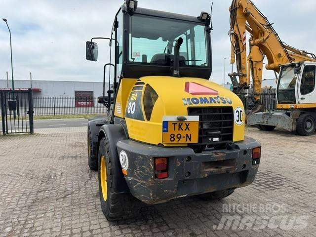 Komatsu WA 80-5 Kolesni nakladalci