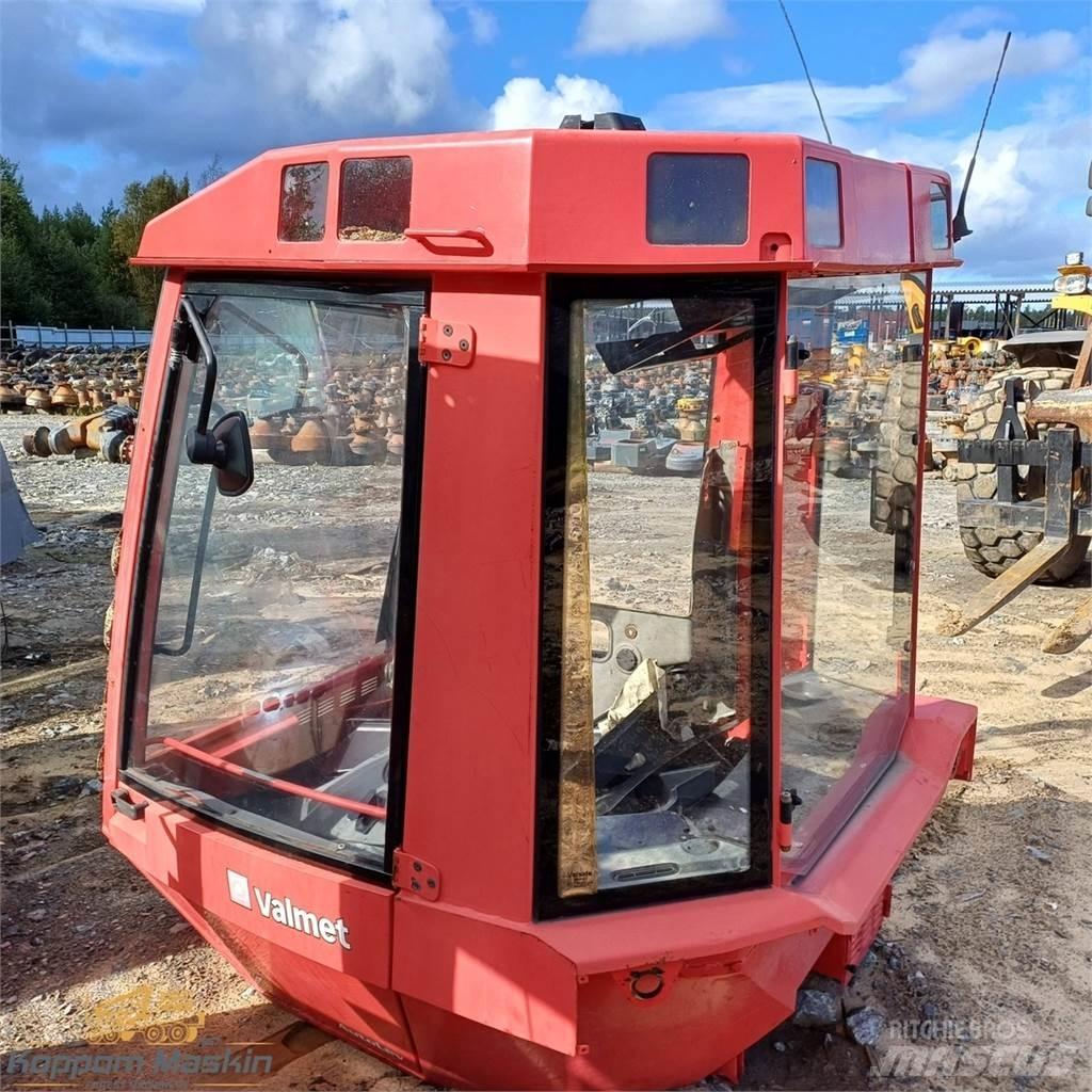 Valmet 941 Kabine in notranjost